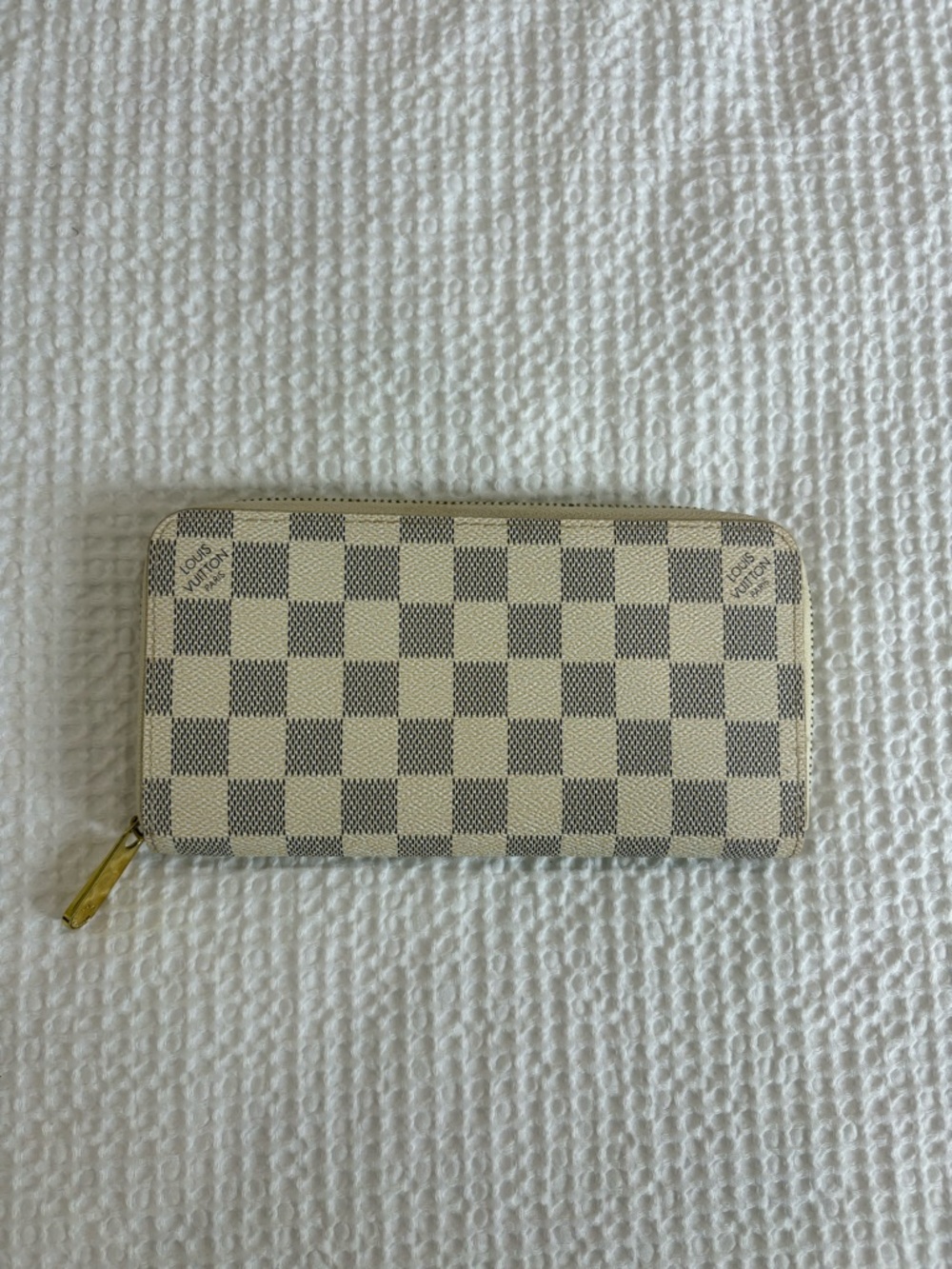 White & Cream Checkered Zippy Wallet